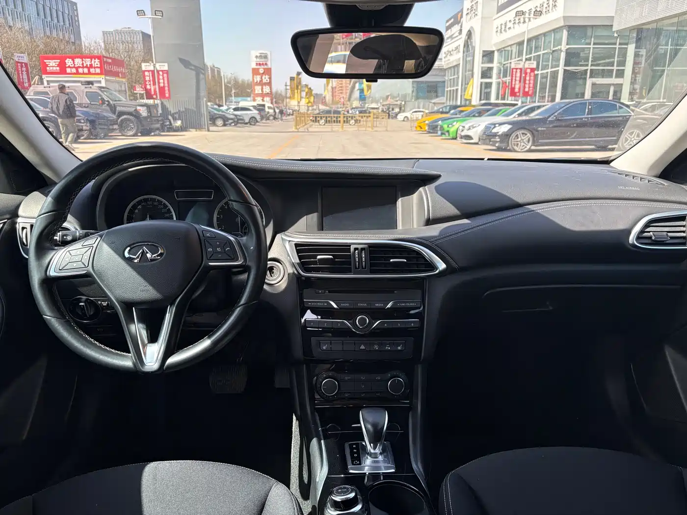 Infiniti QX30 2017 2017 1.6T 2WD Fashion Edition