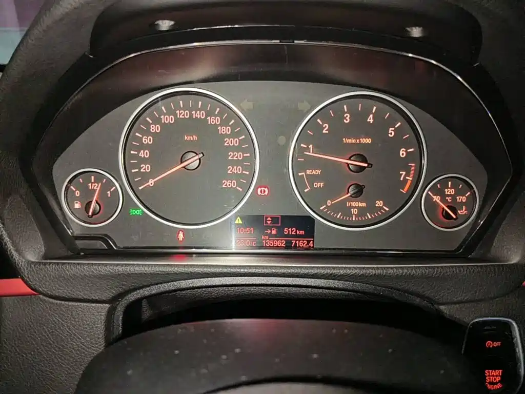 صورة 4 - BMW 3 Series