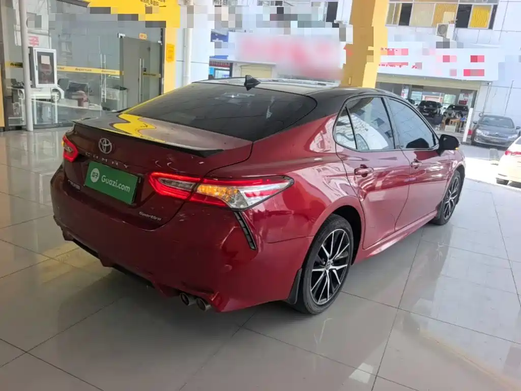 Photo 5 - Toyota Camry