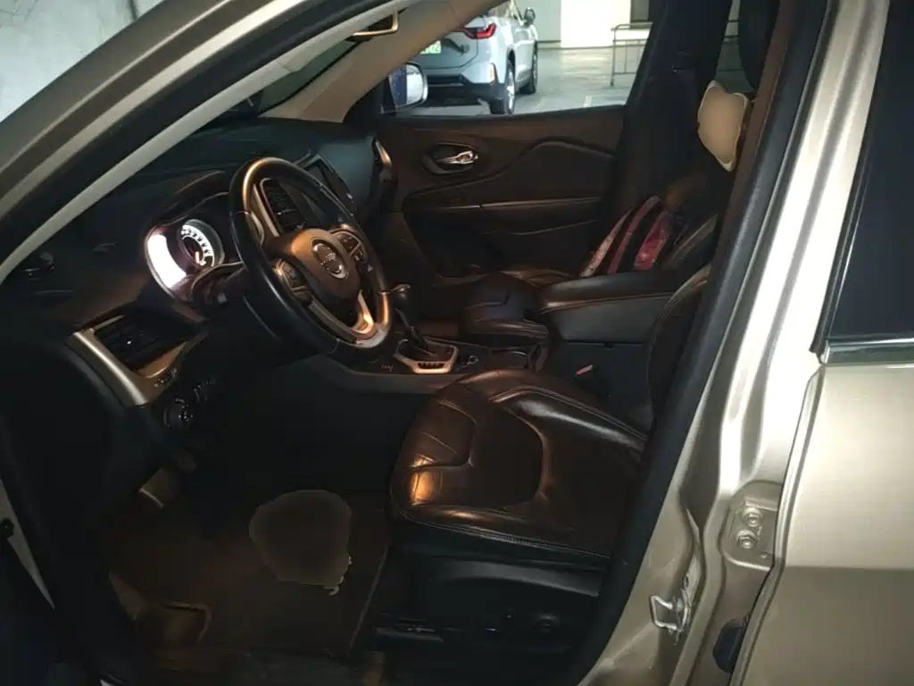 Jeep Cherokee (Import) 2015 2014 2.4L Luxury