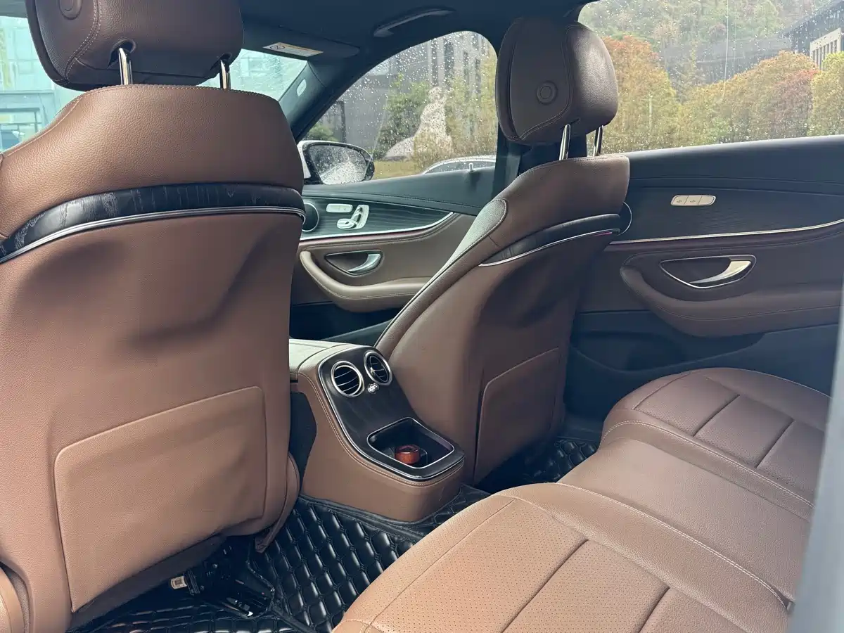 Mercedes-Benz E-Class 2023 E 300 L Sport Fashion фото 12