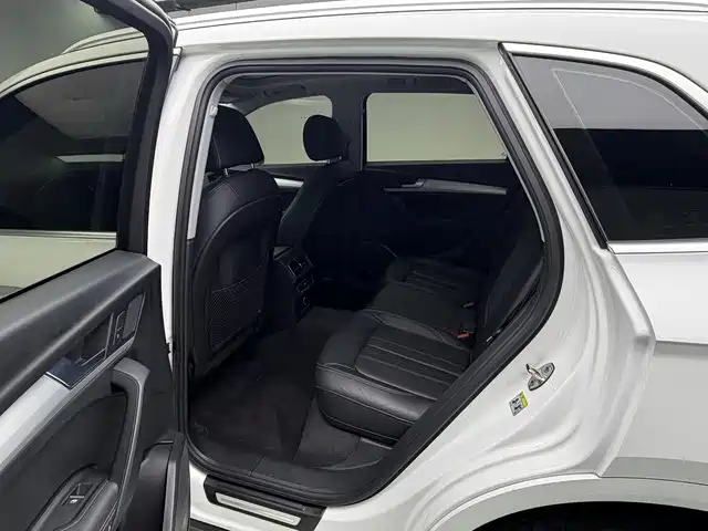 Photo 15 - Audi Q5L