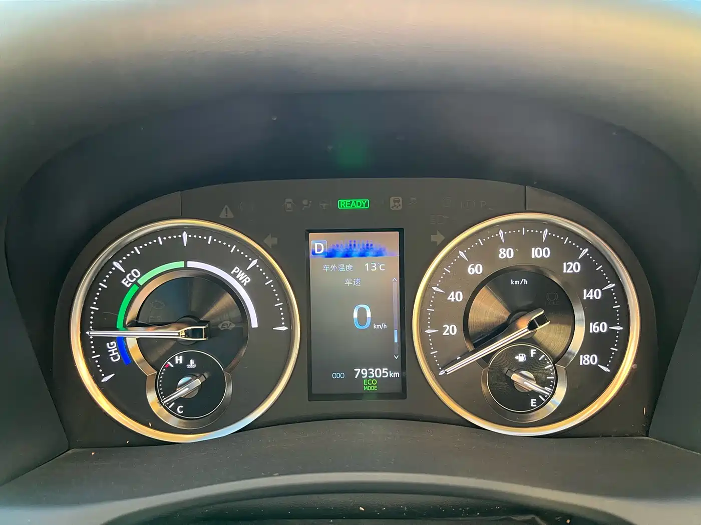 Toyota Alphard 2021 Hybrid 2.5L Luxury фото 21