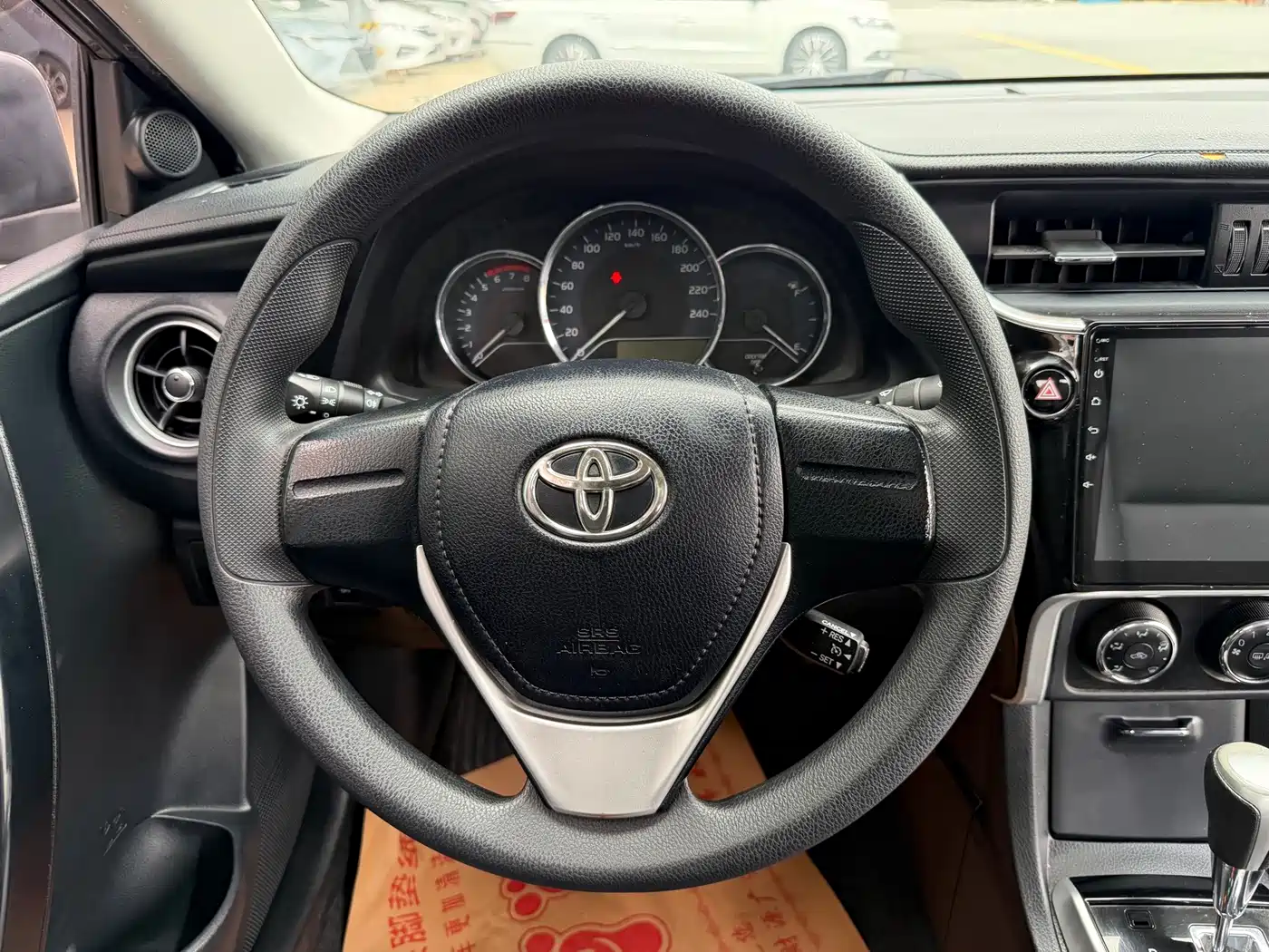 Фото 24 - Toyota Corolla