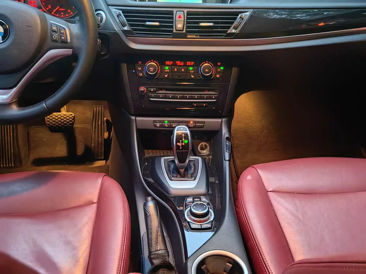 BMW X1 2015 Model sDrive18i Leading Advanced Edition фото 3