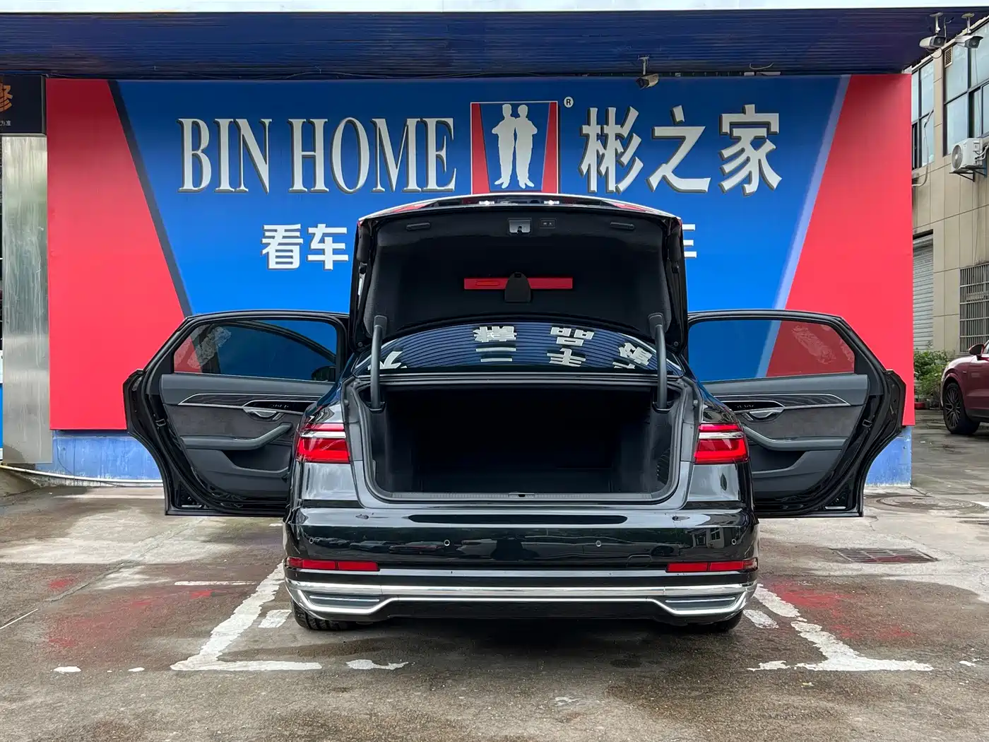 Фото 9 - Audi A8