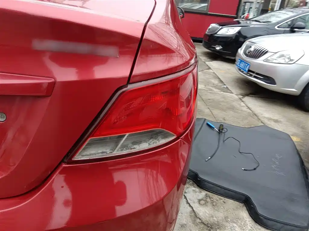 Hyundai Verna 2014 1.4L Automatic Smart GLS фото 24
