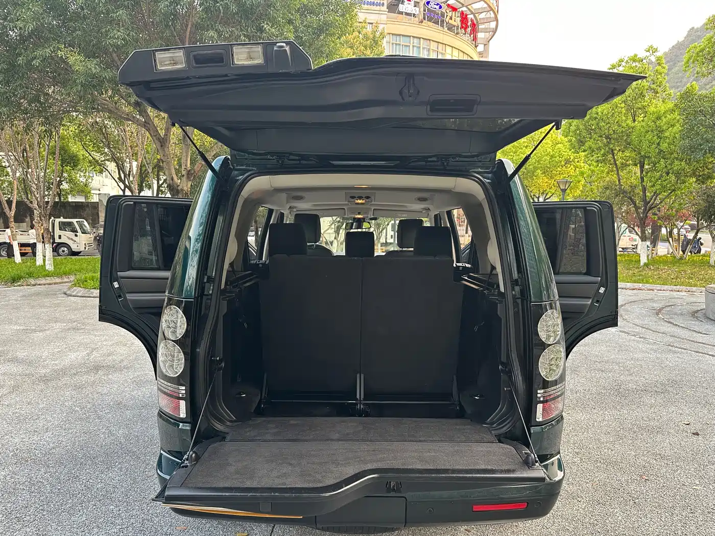 Land Rover Discovery 2016 3.0 SC V6 HSE фото 18