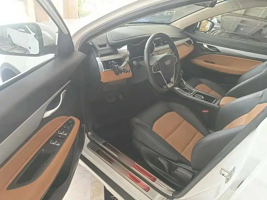 Фото 16 - Geely Vision S1