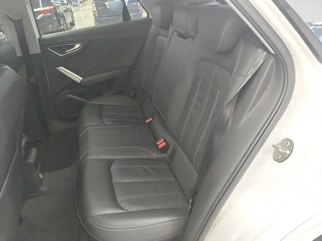Photo 13 - Audi Q2L