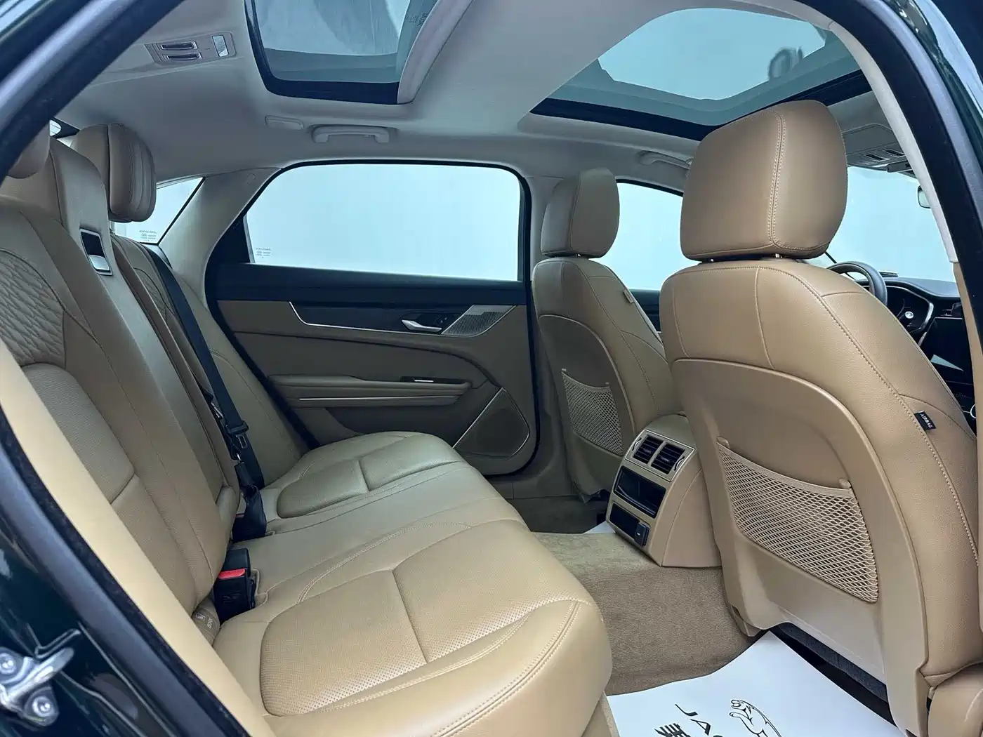 Photo 14 - Jaguar XFL