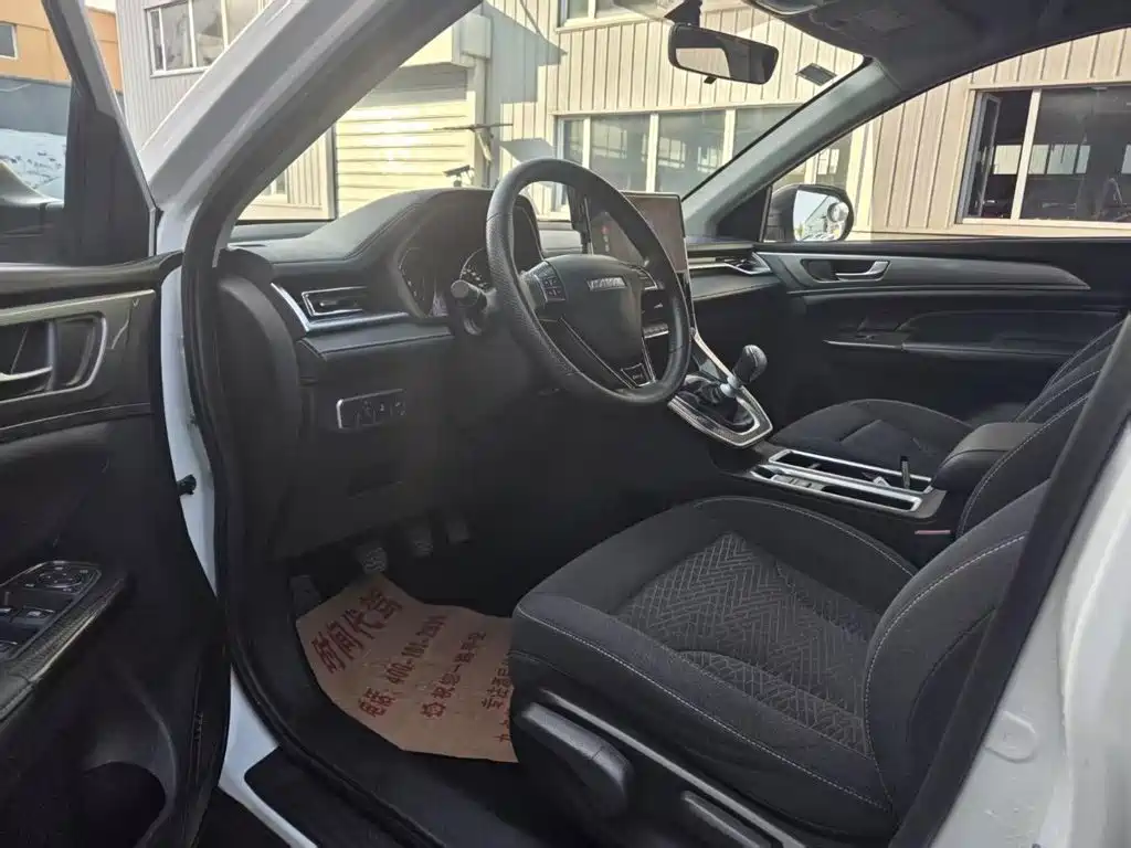 Haval M6 2023 2021 PLUS 1.5T Manual Elite Smart Connect