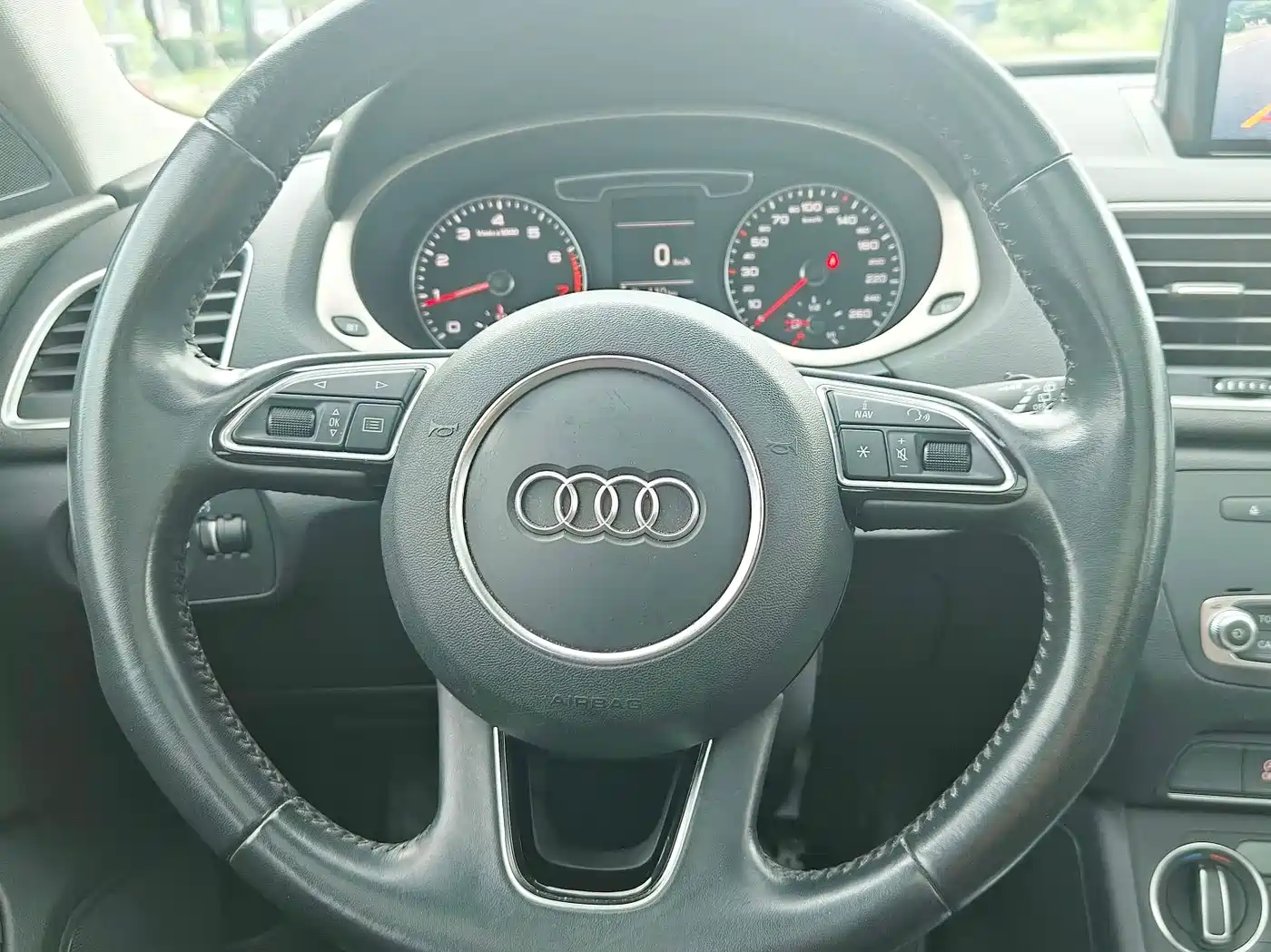 Фото 18 - Audi Q3