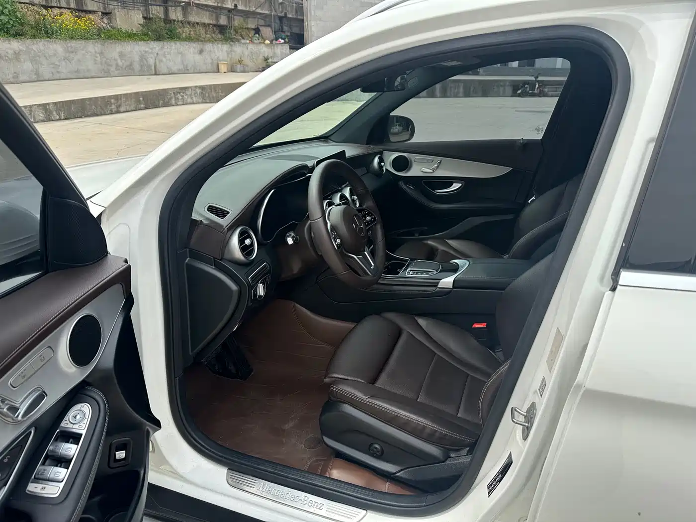 Mercedes-Benz GLC 2022 Model GLC 260 L 4MATIC Dynamic Edition фото 4