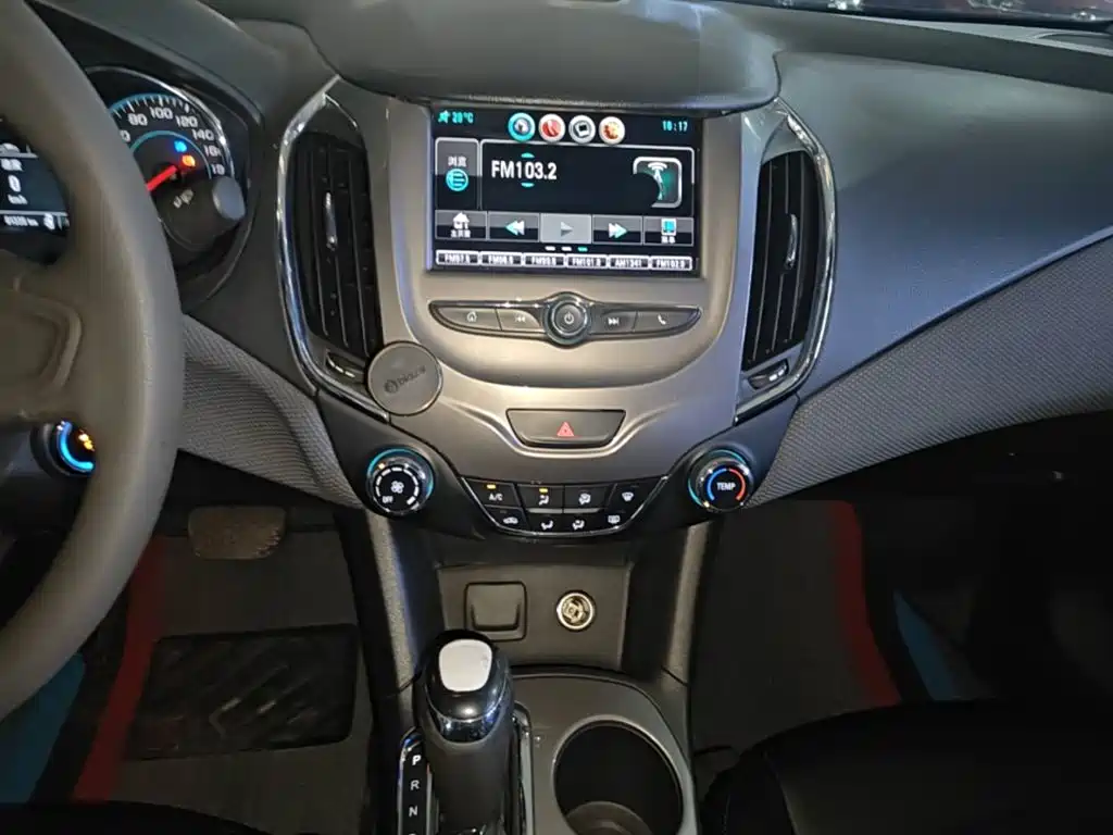 Chevrolet Cruze 2017 2018 320 Automatic Pioneer Sunroof Edition