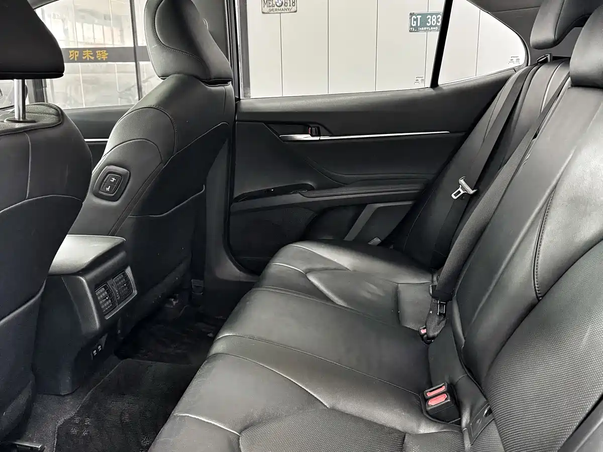 Toyota Camry 2018 2.0G Luxury Edition фото 11
