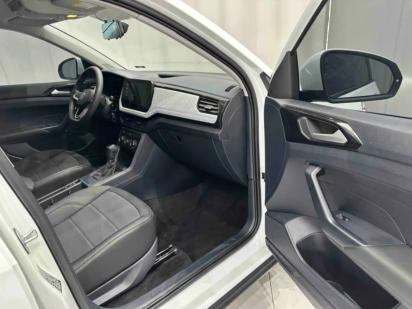 Volkswagen Tharu 2026 2026 New Sharp 1.5L Advance Edition
