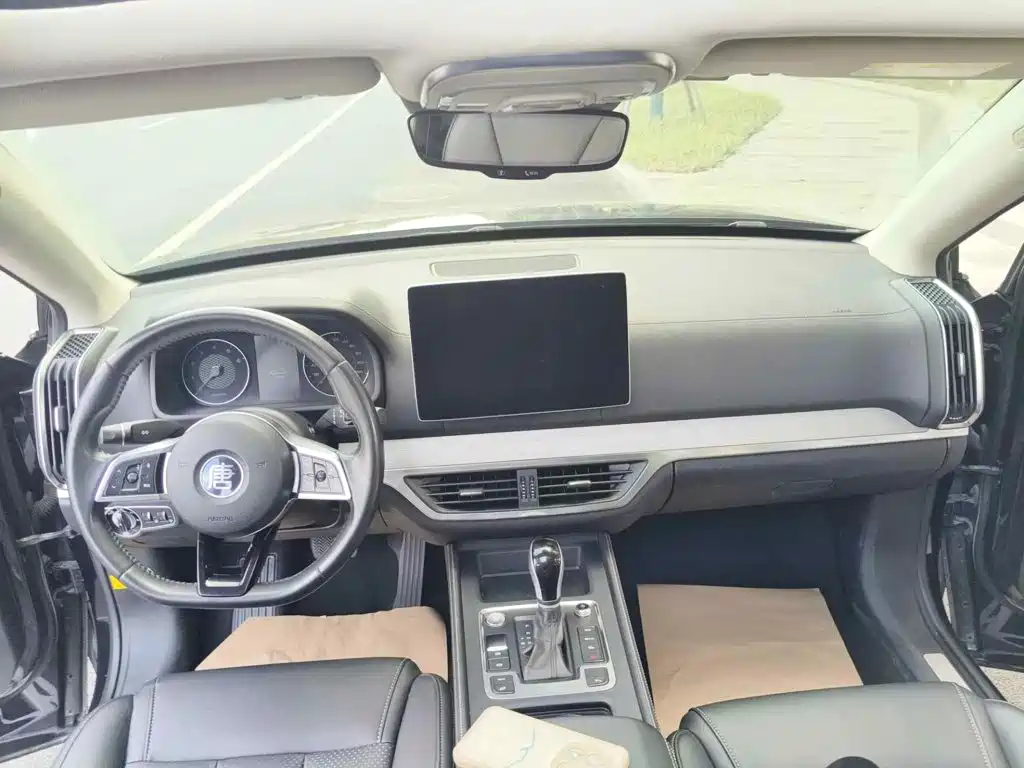 BYD Tang 2018 2018 2.0T Automatic Smart Connection Noble Edition 7-Seater China V