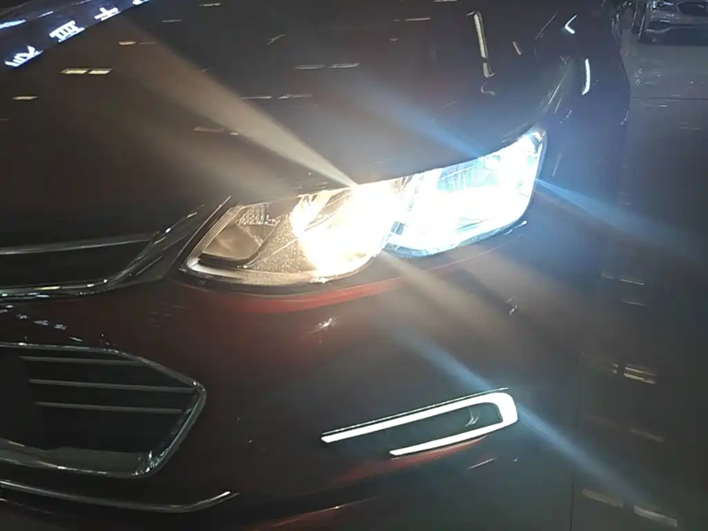 Chevrolet Cruze 2017 2018 320 Automatic Pioneer Sunroof Edition