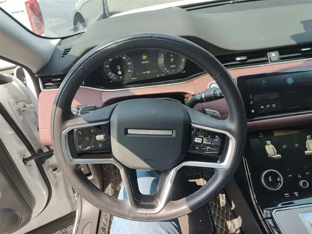 Land Rover Range Rover Evoque 2023 Range Rover Evoque L 249PS Luxury Edition фото 7