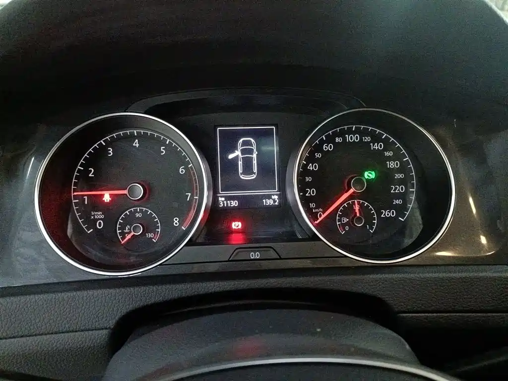 Volkswagen Golf 2020 Beloved Edition 200TSI DSG Comfort Progressive фото 12