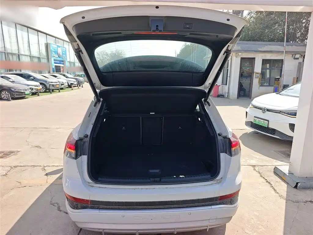Audi Q4 e-tron 2024 40 e-tron Pioneer Edition фото 19