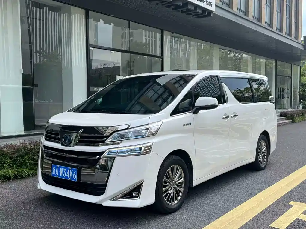 Фото 1 - Toyota Vellfire