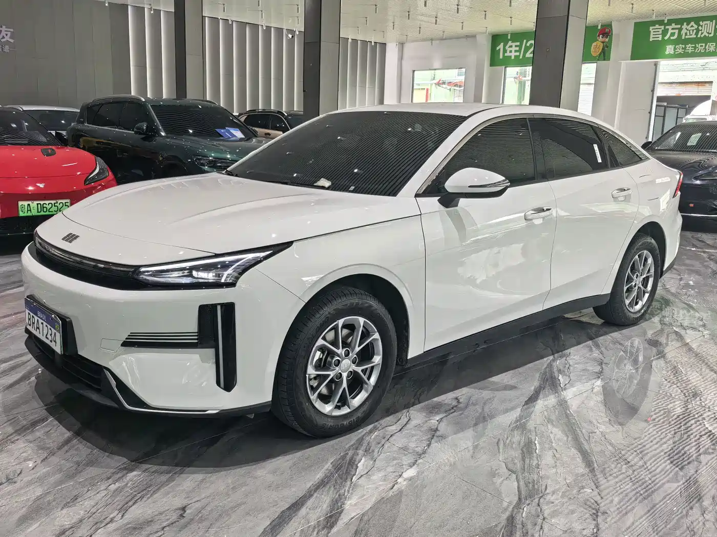 Geely Galaxy Galaxy L6 2025 2025 EM-i 60km Voyage Edition