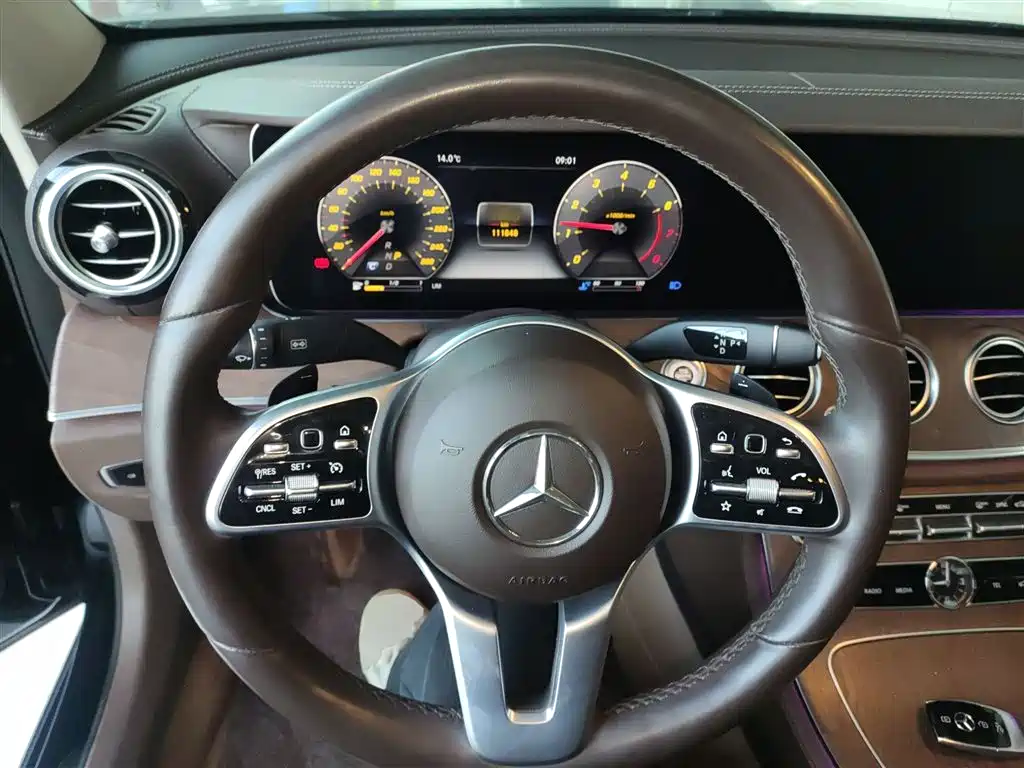 Mercedes-Benz E-Class 2020 E 300 L Fashion фото 11