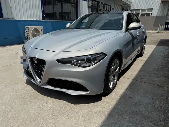 Alfa Romeo Giulia 2020 2.0T 280HP Luxury Edition