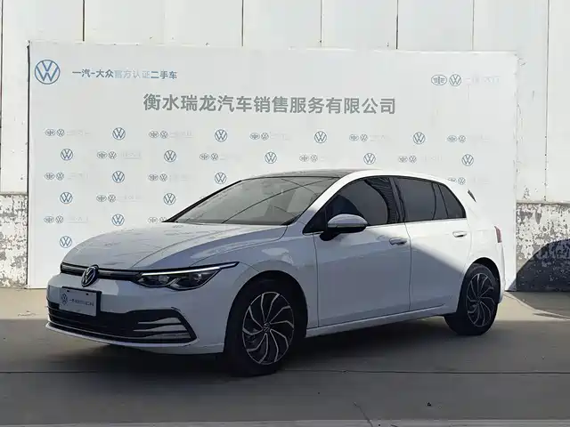 Volkswagen Golf 280TSI DSG Pro, Премьерная
