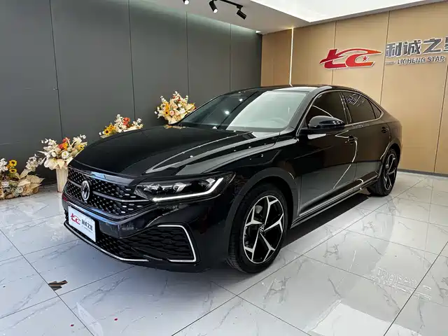 Volkswagen Passat 2025