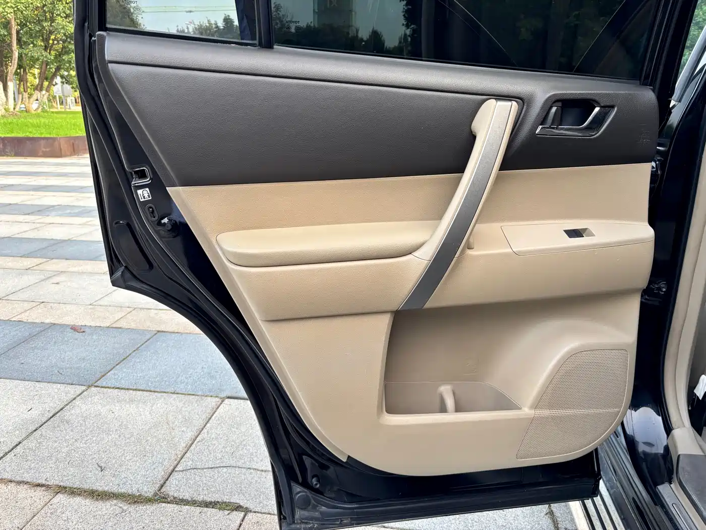 Фото 14 - Toyota Highlander