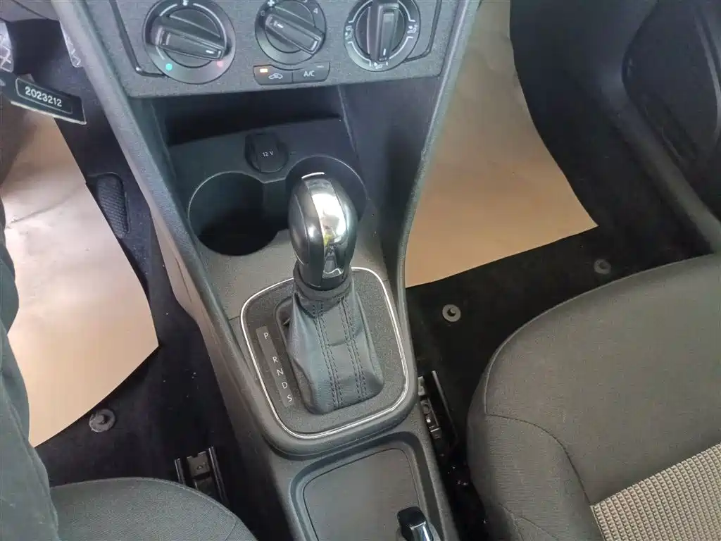 Volkswagen Polo 2018 1.5L Auto Safe Drive фото 14