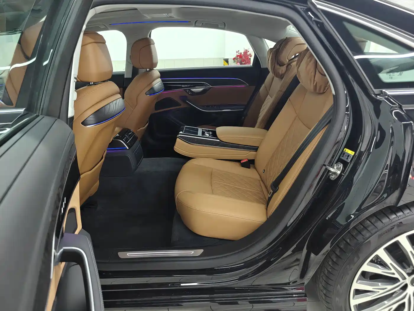 Audi A8 2024 Model A8L 50 TFSI quattro Premium Selection фото 13