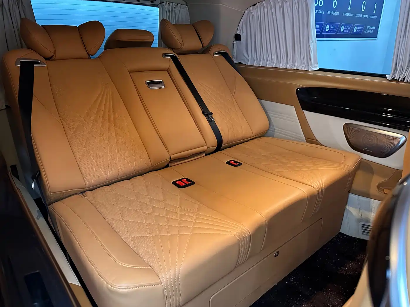 Mercedes-Benz Vito 2024 2.0T Elite Edition 7-Seater фото 11