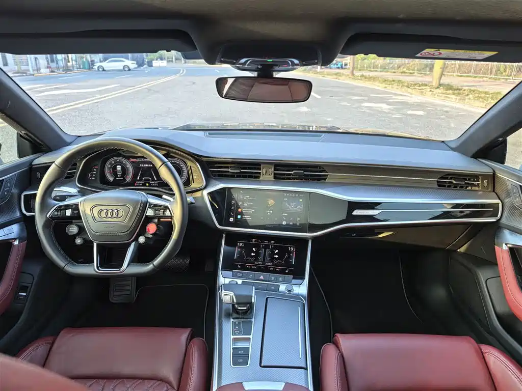 Audi A7L 2024 45 TFSI quattro Black Warrior Edition фото 15