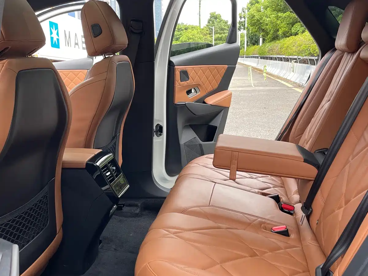 DS 7 2018 2018 45THP Rivoli Pioneer Edition