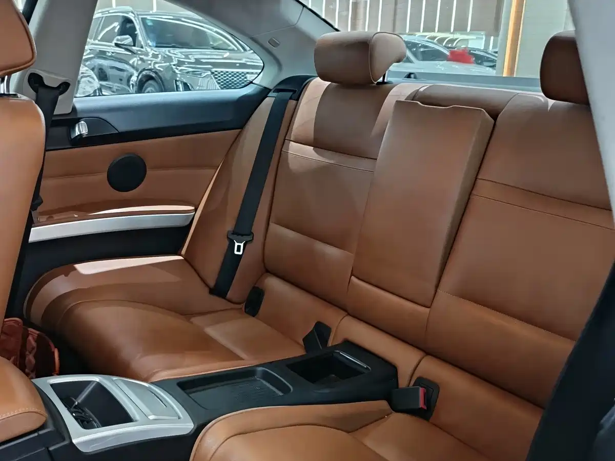 صورة 4 - BMW 3 Series (Import)