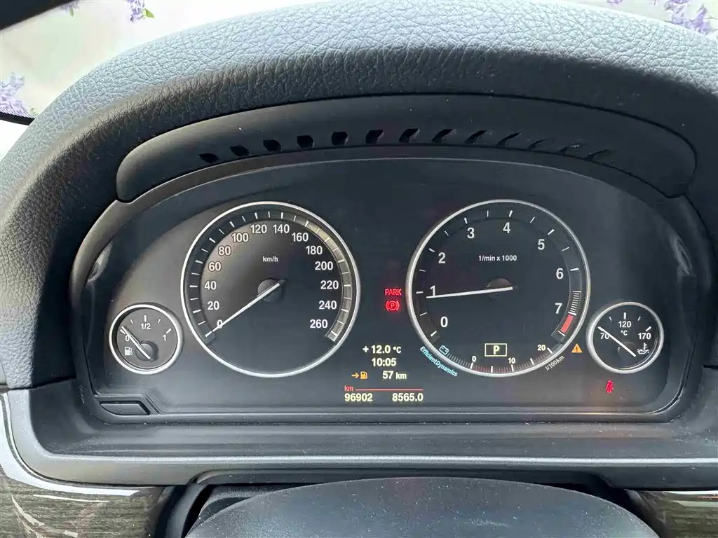 BMW 5 Series 2014 525Li Luxury Design Package фото 18