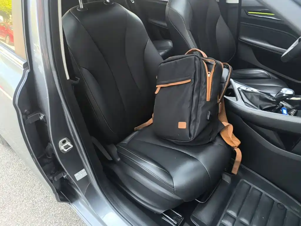 Фото 25 - Roewe i5