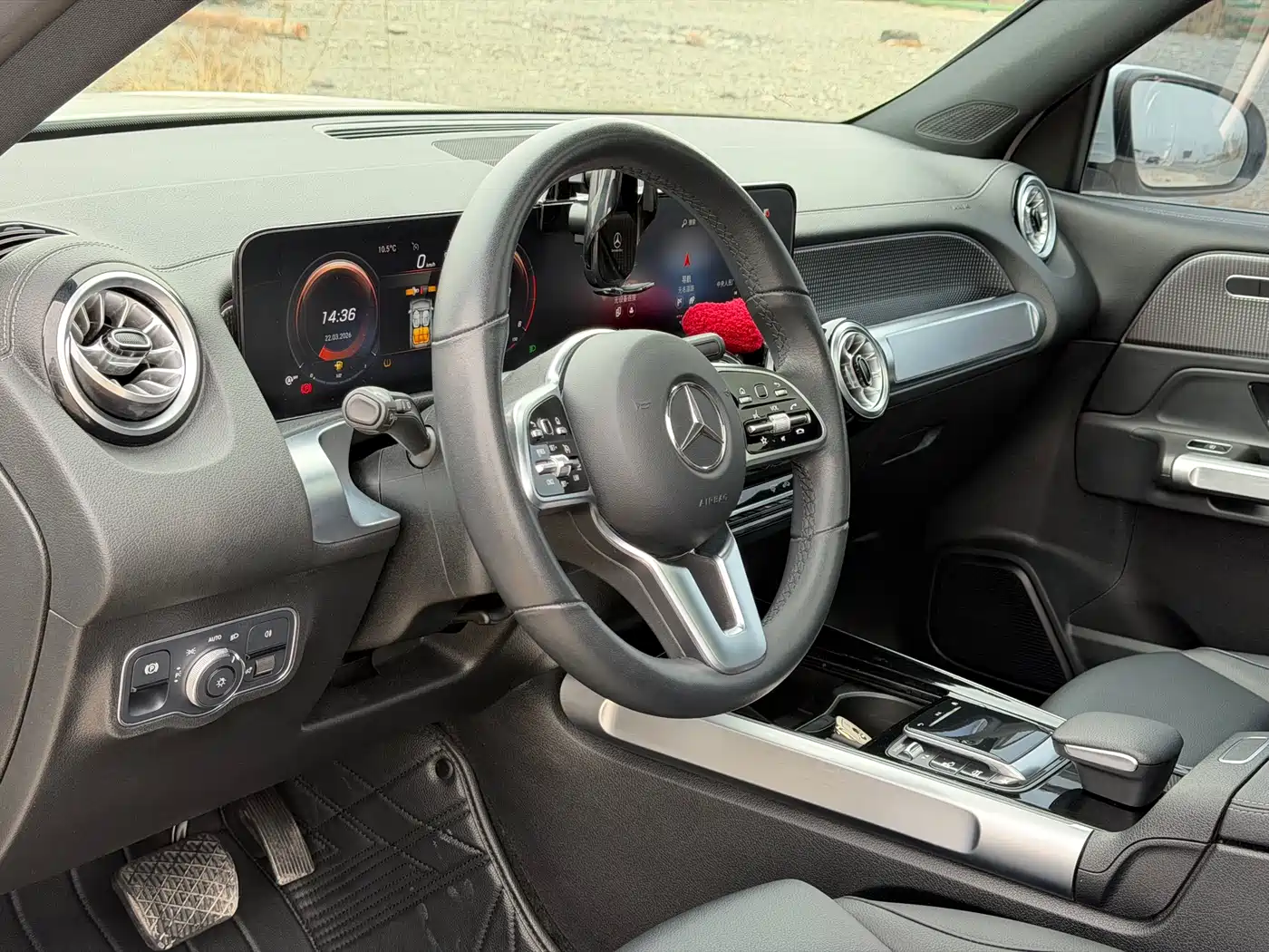 MERCEDES-BENZ GLB