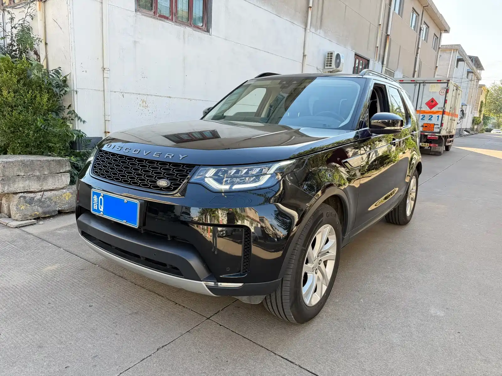 Photo 1 - Land Rover Discovery