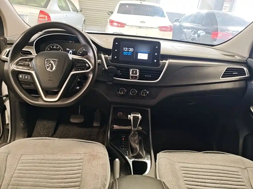 Baojun 730 2020 2019 1.5T CVT Fashion Edition 7-Seater China VI