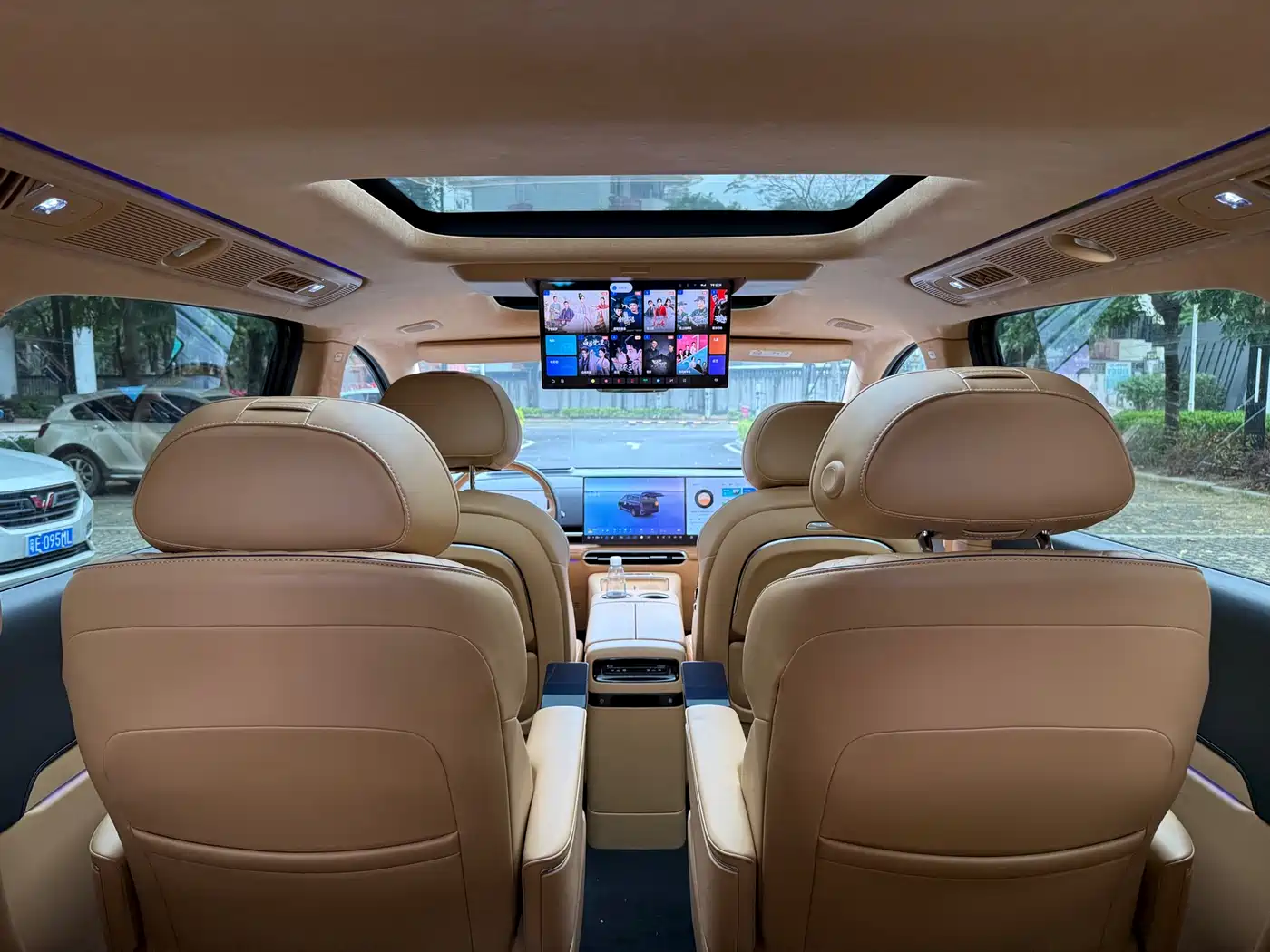 Voyah Auto Voyah Dreamer 2025 PHEV AWD Flagship Kunpeng Edition фото 15