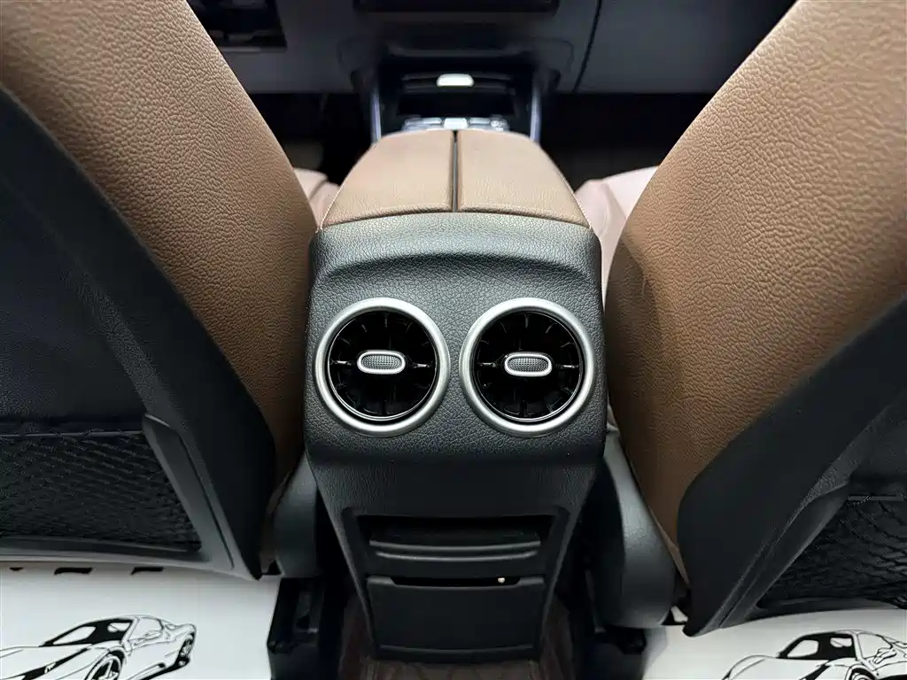 Mercedes-Benz GLB 2024 Facelift GLB 200 Dynamic фото 16