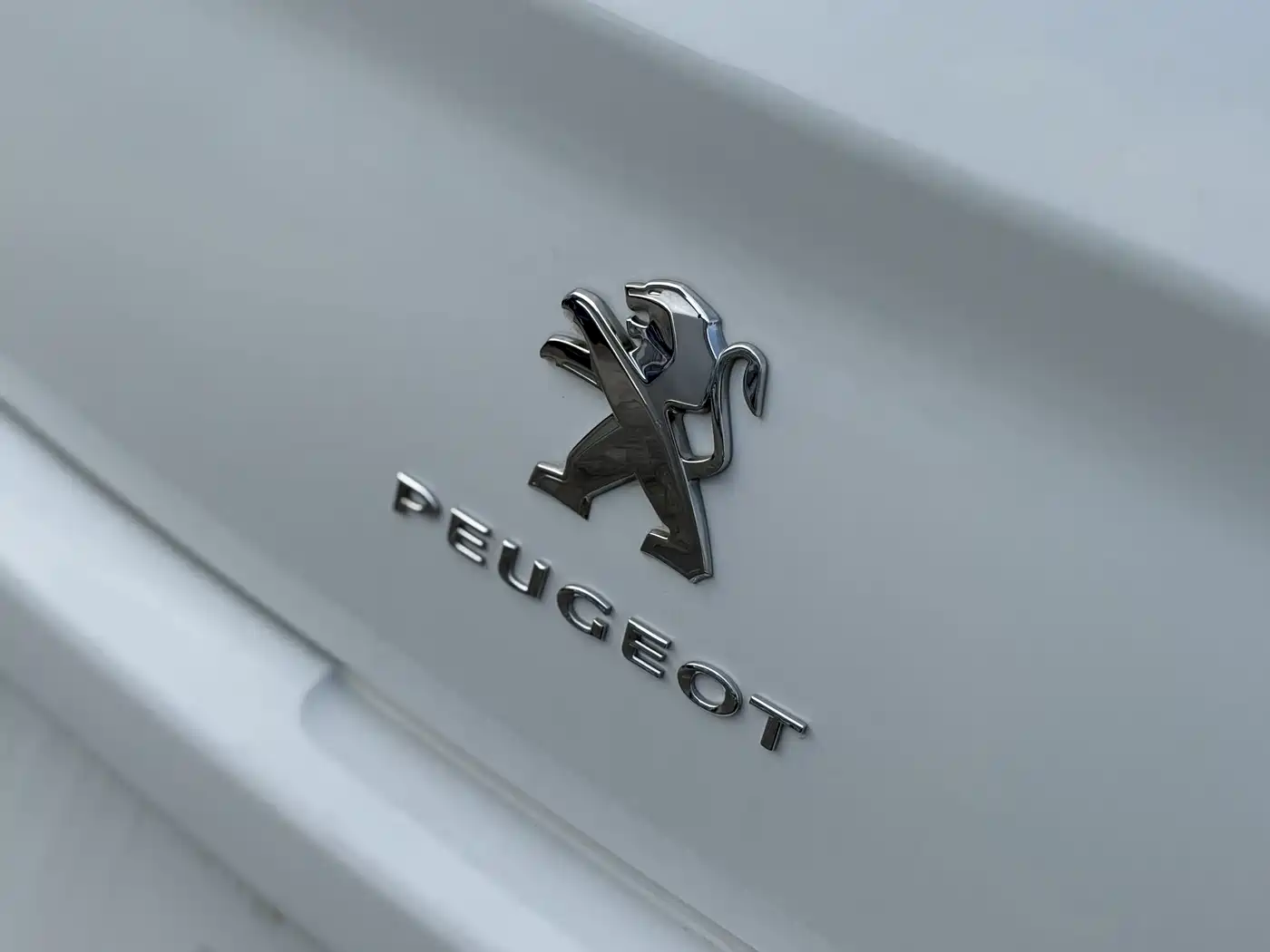 Peugeot 301 2015 2014 1.6L Automatic Comfort Edition