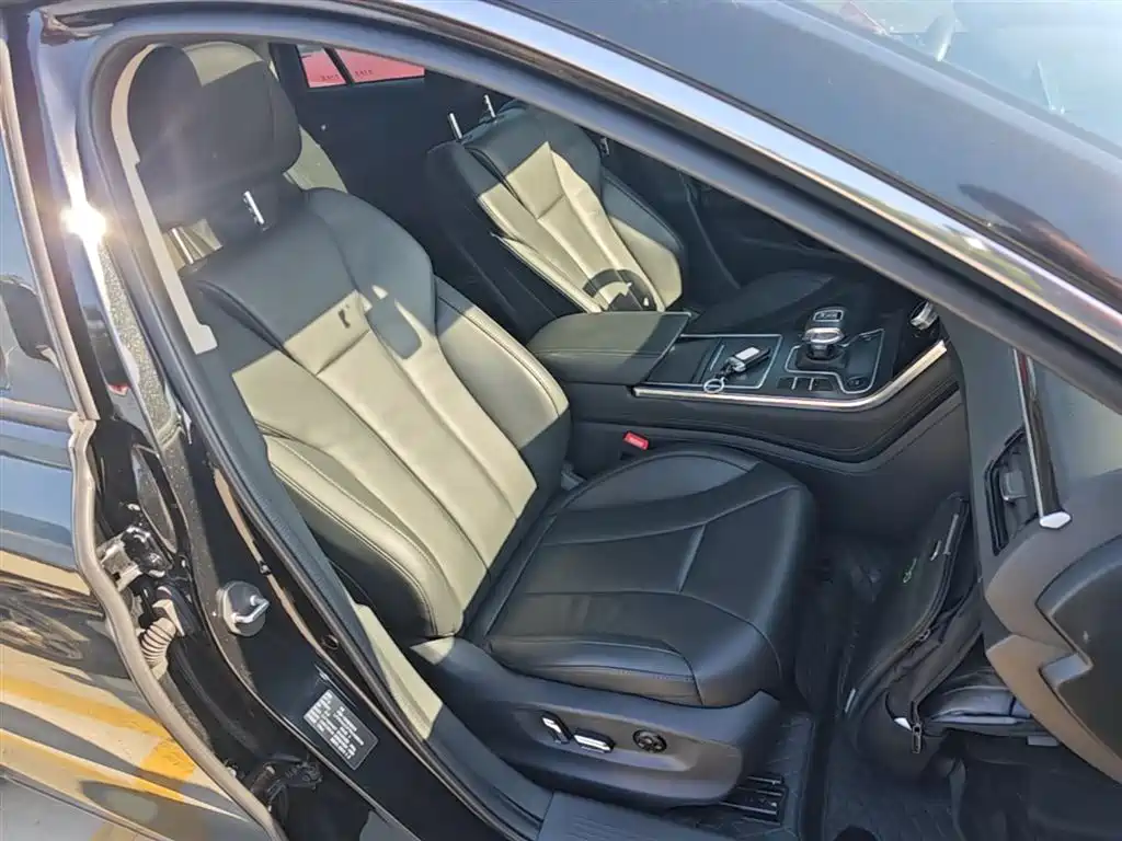 Hongqi H5 2022 Classic Facelift 1.8T Automatic Smart Connect Flag Rhythm Edition фото 25