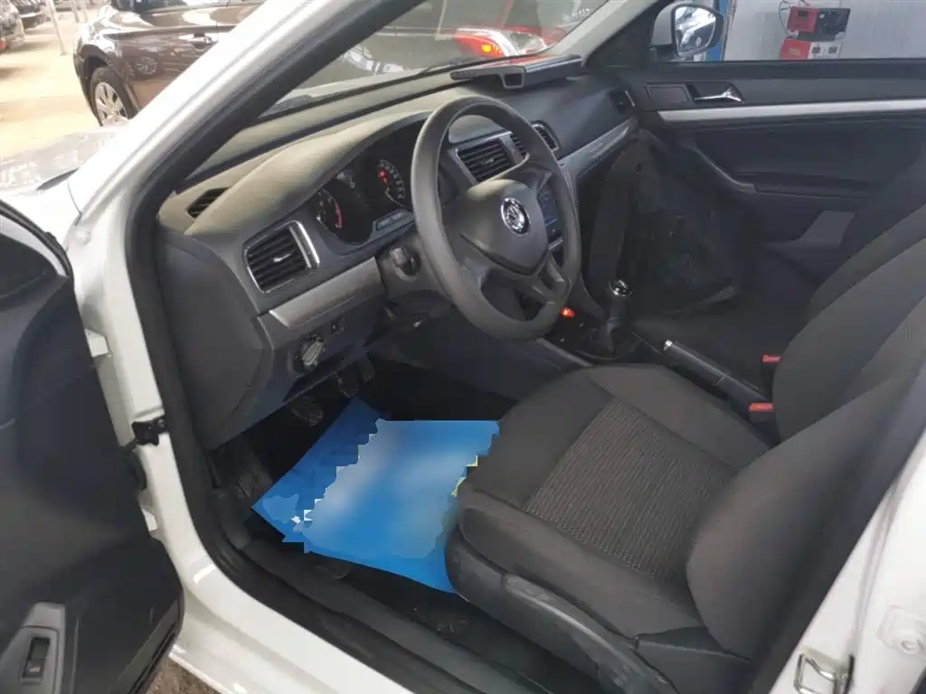 Volkswagen Lavida 2017 1.6L Manual Trend Edition фото 11