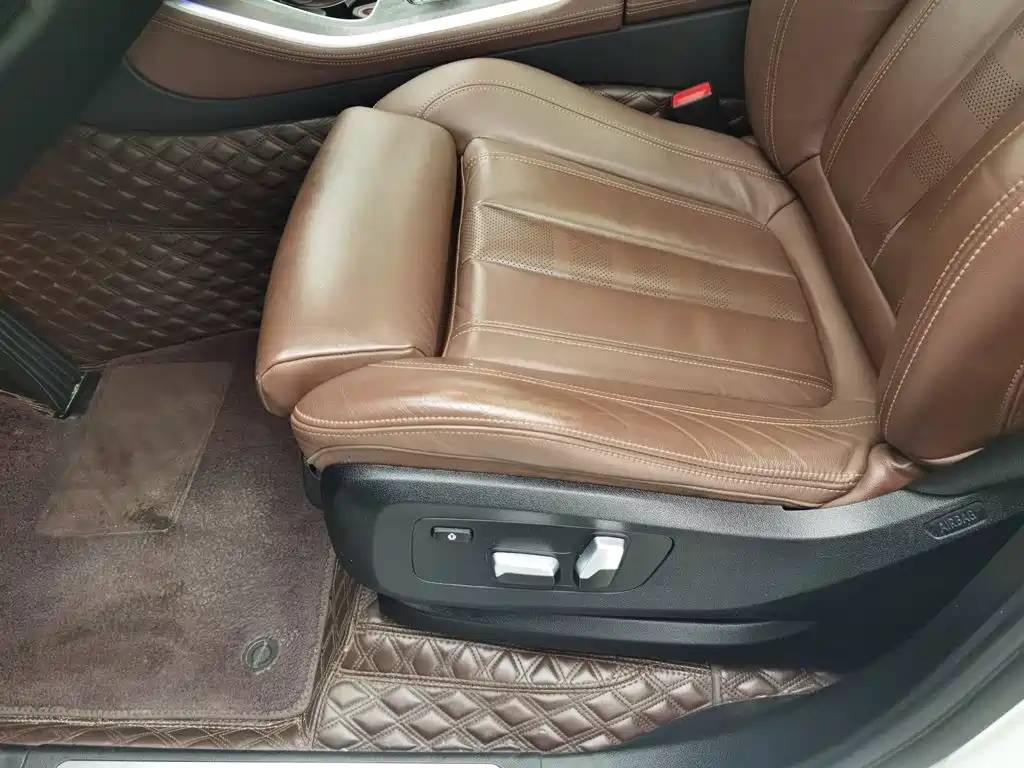 Photo 20 - BMW X5 (Import)